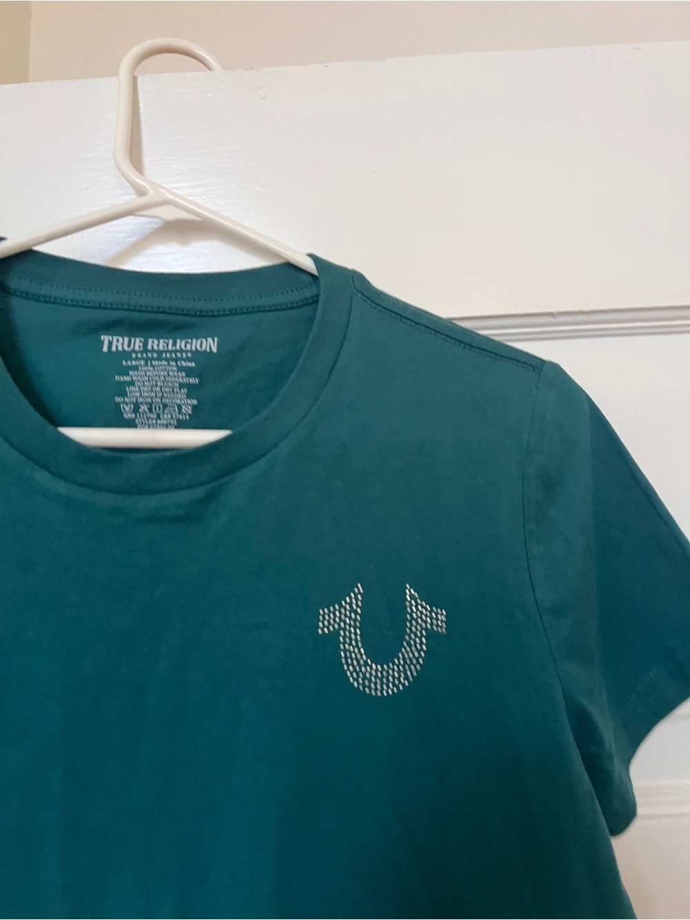 NWT True Religion Women's Teal Short Sleeve Rhinestone Logo Tee - Picture 2 of 6